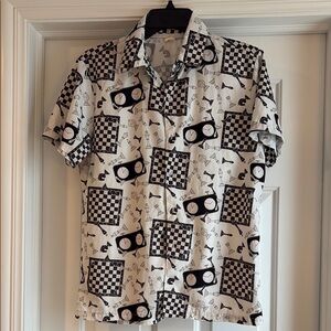 Chess themed Hawaiian/casual button down. Silky polyester. Unisex size small.